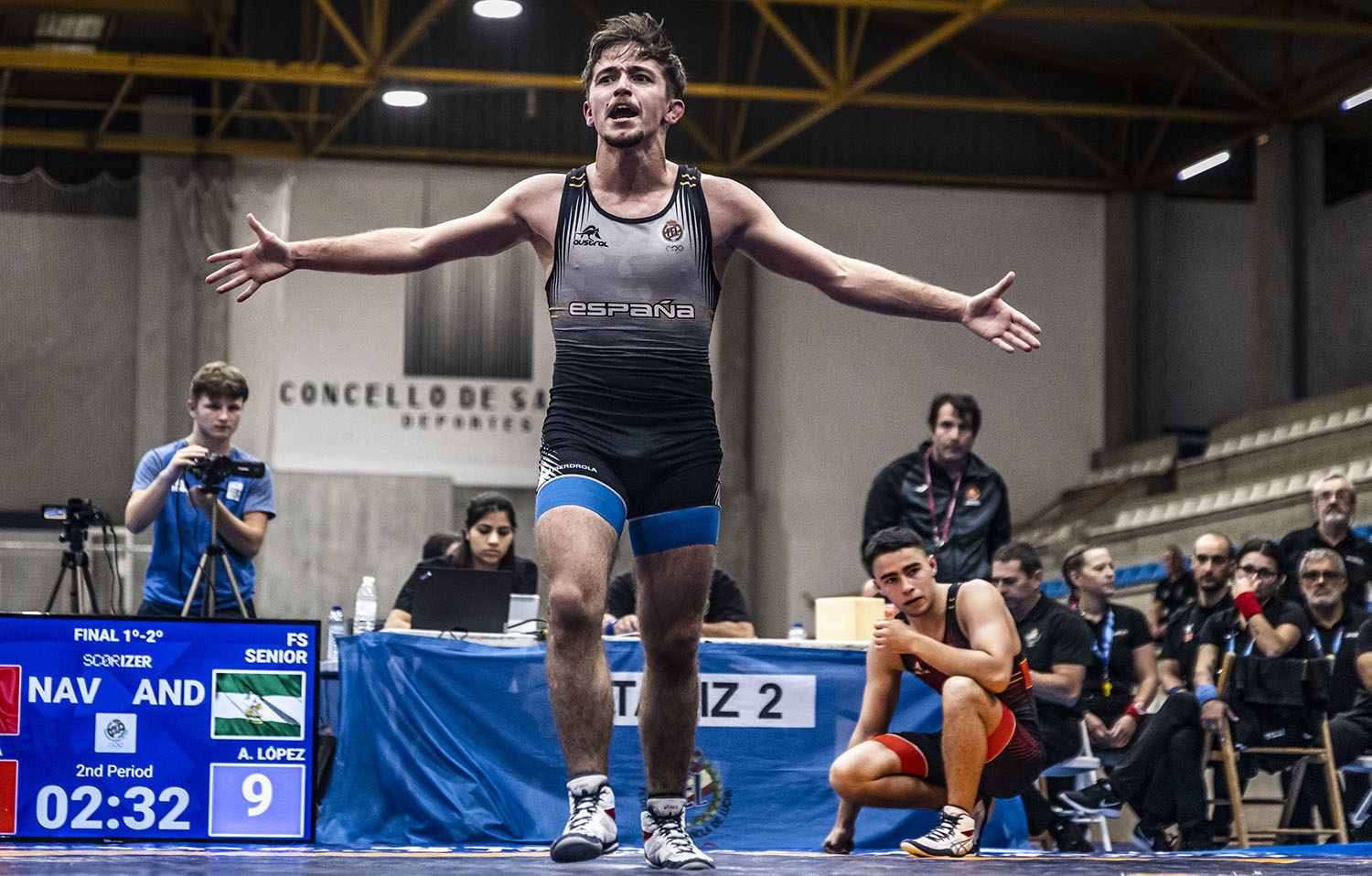 Adrián López (57KG) celebra su triunfo en el Campeonato de España